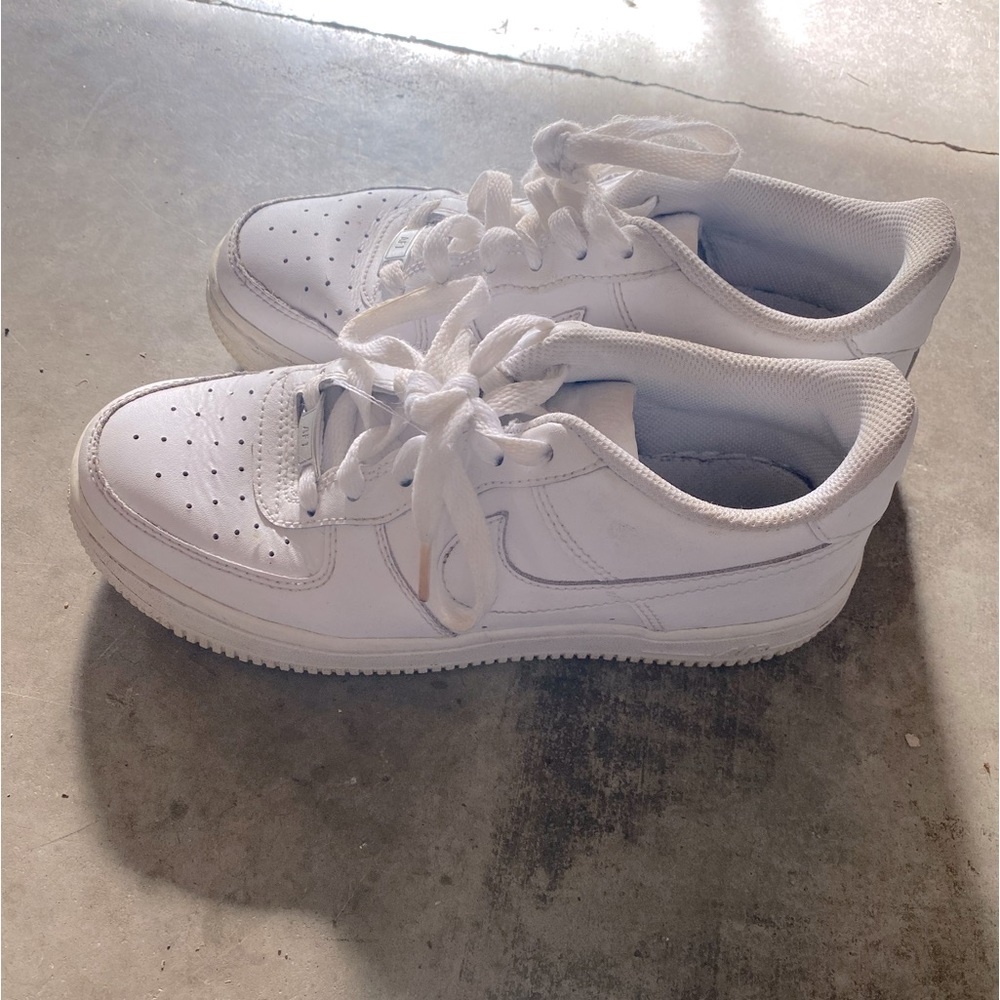 4.5Y - Air Force ones, Nike sneakers